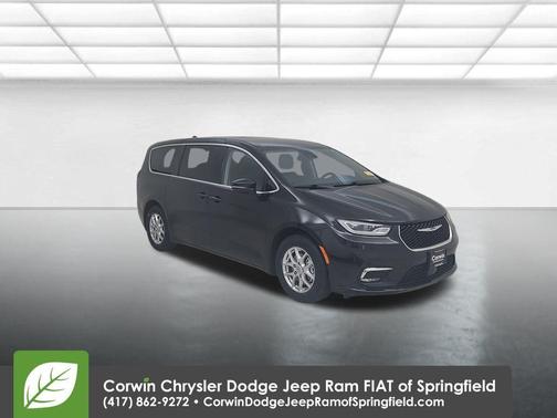 2023 Chrysler Pacifica Touring-L