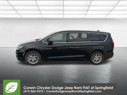 2023 Chrysler Pacifica Touring-L