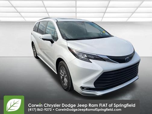 2024 Toyota Sienna XLE