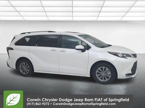 2024 Toyota Sienna XLE