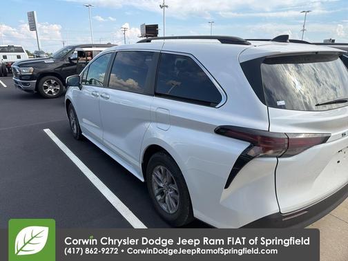 2024 Toyota Sienna XLE