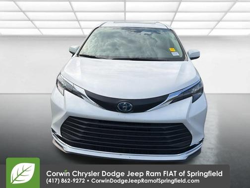 2024 Toyota Sienna XLE
