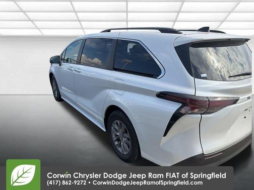2024 Toyota Sienna XLE