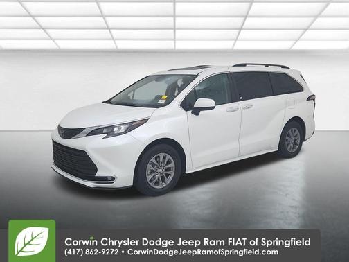 2024 Toyota Sienna XLE