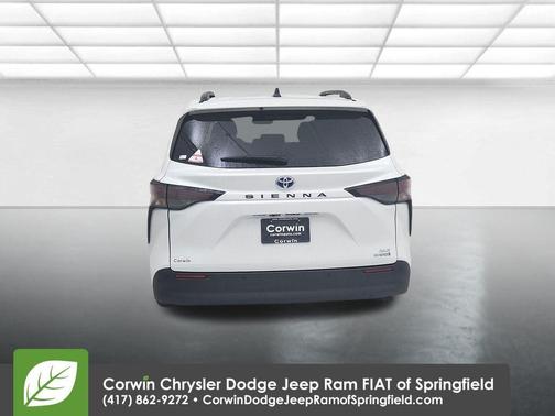 2024 Toyota Sienna XLE