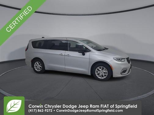 Silver Mist Clearcoat 2024 Chrysler Pacifica Touring-L