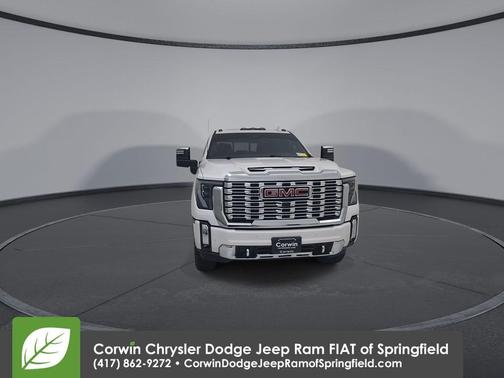 White Frost Tri-Coat 2024 GMC Sierra 2500 Denali