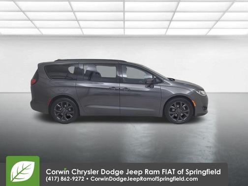 2018 Chrysler Pacifica Touring-L Plus