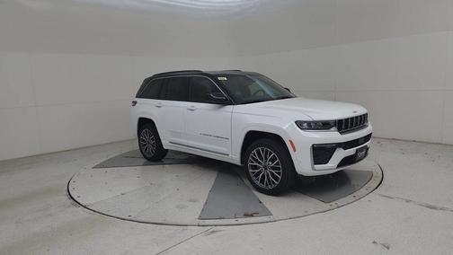 Bright White Clearcoat 2027 Jeep Grand Cherokee Summit