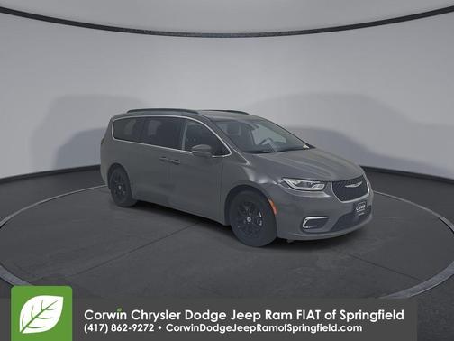 2022 Chrysler Pacifica Touring-L