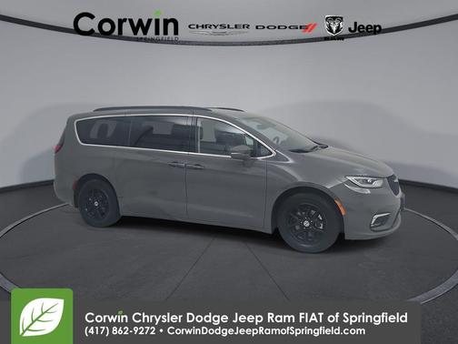 2022 Chrysler Pacifica Touring-L
