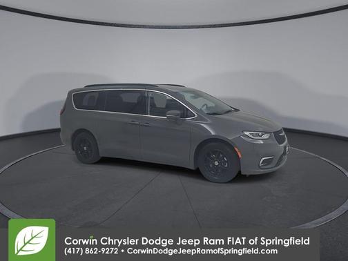 2022 Chrysler Pacifica Touring-L