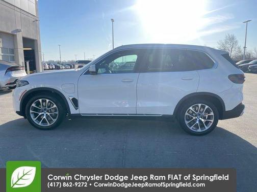 Alpine White 2025 BMW X5 PHEV xDrive50e