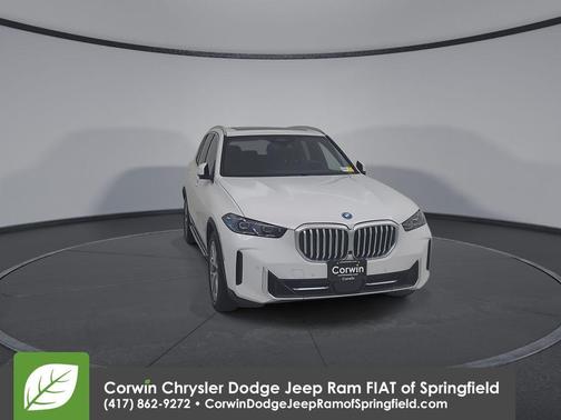 Alpine White 2025 BMW X5 PHEV xDrive50e