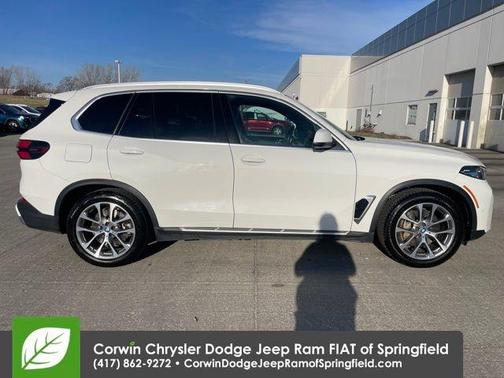 Alpine White 2025 BMW X5 PHEV xDrive50e