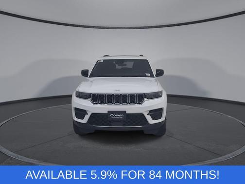 Bright White Clearcoat 2026 Jeep Grand Cherokee Laredo X