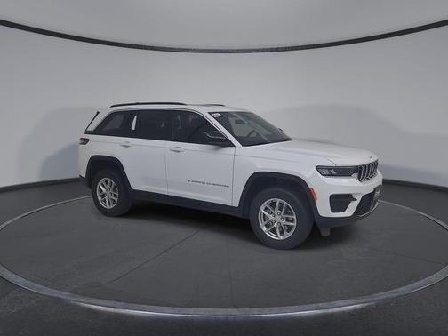 Bright White Clearcoat 2026 Jeep Grand Cherokee Laredo X