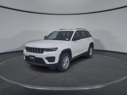 Bright White Clearcoat 2026 Jeep Grand Cherokee Laredo X