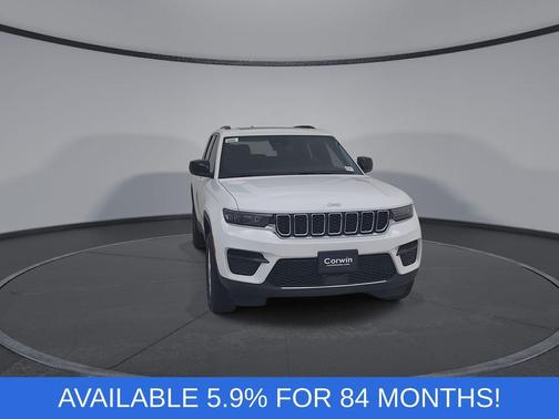 Bright White Clearcoat 2026 Jeep Grand Cherokee Laredo X