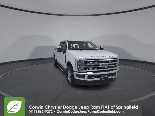 Oxford White 2023 Ford F-350 Lariat Super Duty