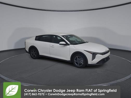 Snow White Pearl 2025 Kia K4