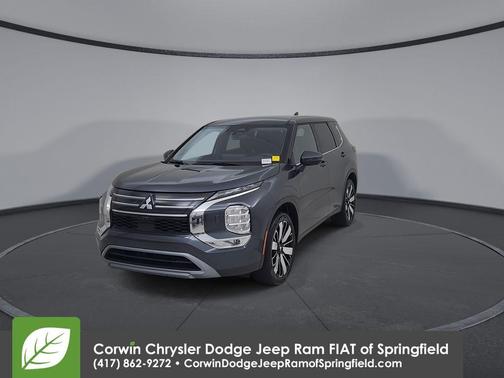 Black 2025 Mitsubishi Outlander SE
