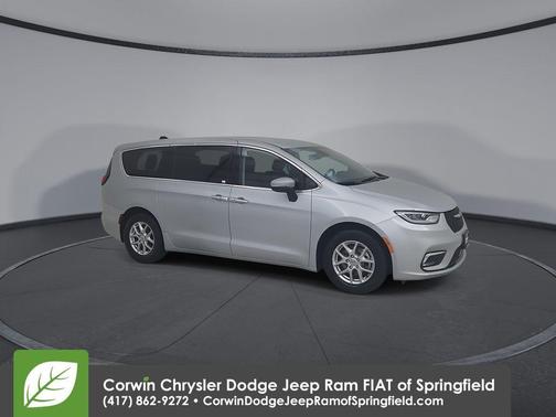 2023 Chrysler Pacifica Touring-L