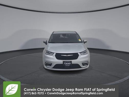 2023 Chrysler Pacifica Touring-L