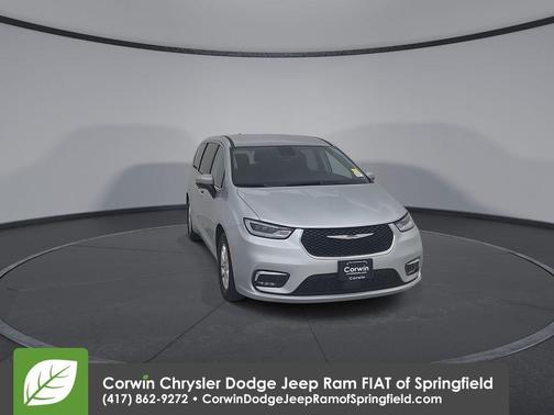 2023 Chrysler Pacifica Touring-L