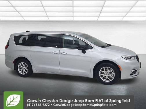 2024 Chrysler Pacifica Touring-L