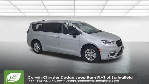 2024 Chrysler Pacifica Touring-L