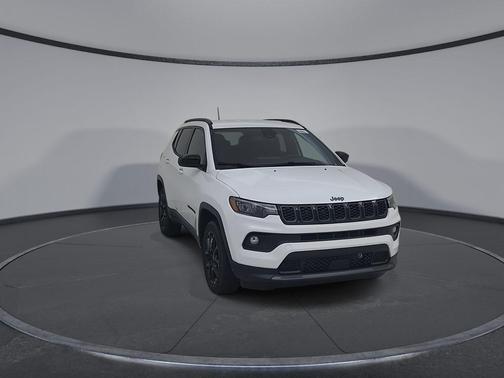 Bright White Clearcoat 2026 Jeep Compass Latitude