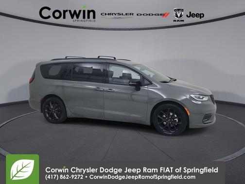 Ceramic Gray Clearcoat 2025 Chrysler Pacifica Limited