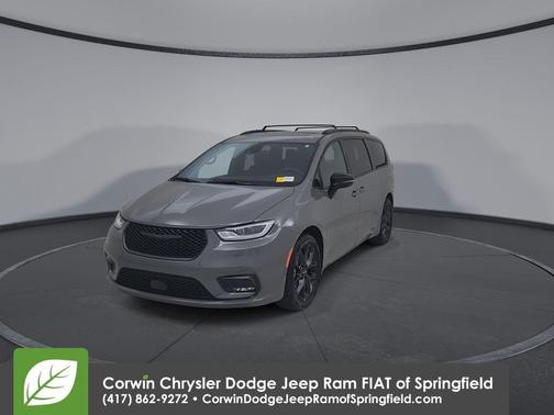 Ceramic Gray Clearcoat 2025 Chrysler Pacifica Limited
