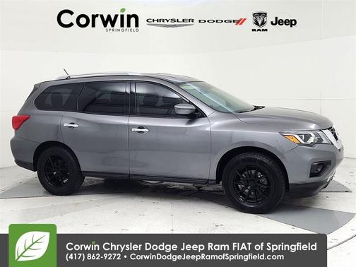 2017 Nissan Pathfinder SV