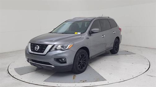 2017 Nissan Pathfinder SV