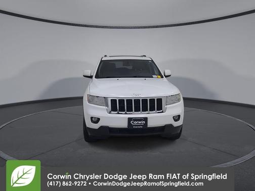 Bright White Clearcoat 2013 Jeep Grand Cherokee Laredo