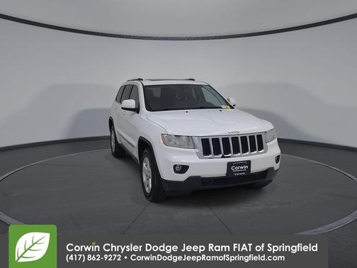 Bright White Clearcoat 2013 Jeep Grand Cherokee Laredo