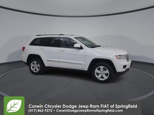 Bright White Clearcoat 2013 Jeep Grand Cherokee Laredo