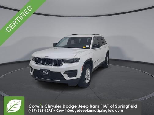 Bright White Clearcoat 2023 Jeep Grand Cherokee Laredo