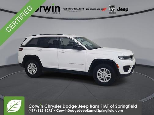 Bright White Clearcoat 2023 Jeep Grand Cherokee Laredo