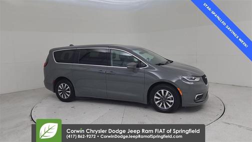 2022 Chrysler Pacifica Hybrid Touring L