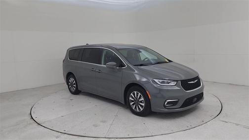 2022 Chrysler Pacifica Hybrid Touring L