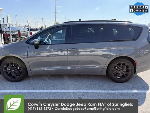 2023 Chrysler Pacifica Touring-L