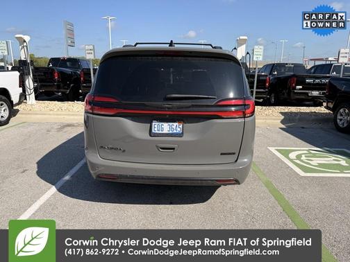 2023 Chrysler Pacifica Touring-L