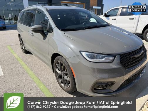 2023 Chrysler Pacifica Touring-L