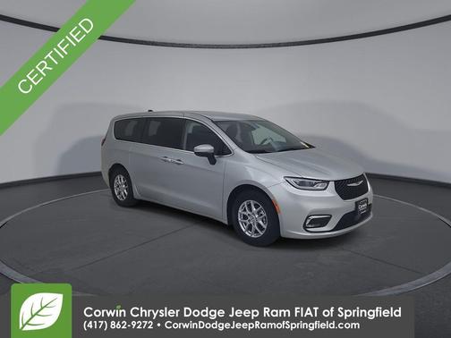 2023 Chrysler Pacifica Touring-L