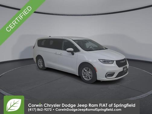2023 Chrysler Pacifica Touring-L