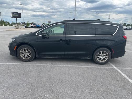 2022 Chrysler Pacifica Touring-L