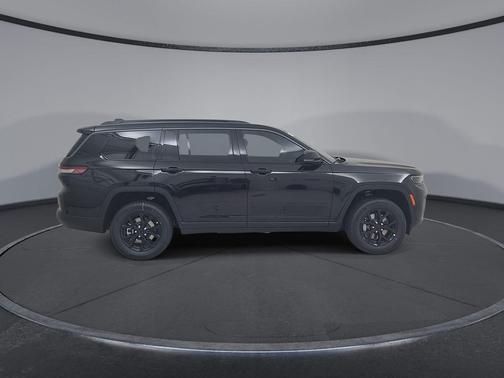 Diamond Black 2026 Jeep Grand Cherokee L Altitude